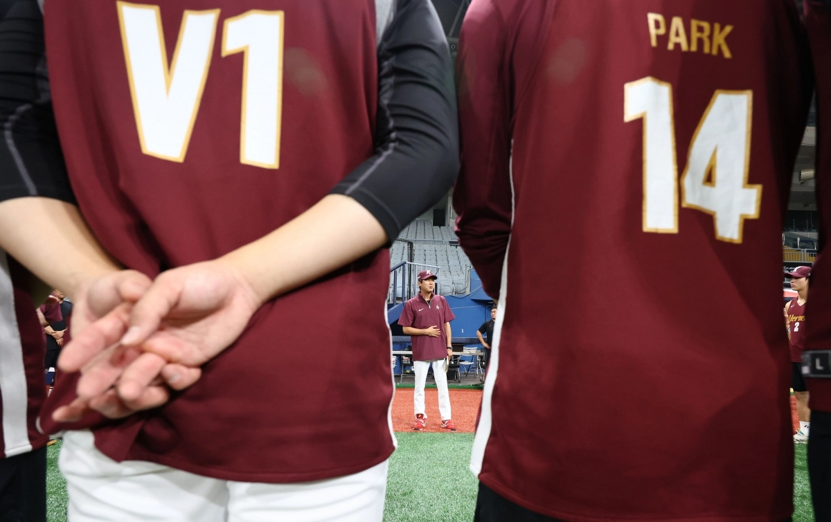 설종진 키움 감독대행, 선수단과 인사