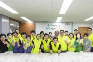박성호 서울 강서구의회 의장, ‘강서구상공회 반찬나눔봉사단 봉사활동’ 동참