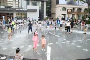 서울 광화문 썸머비치 개장…8월8일까지 21일간