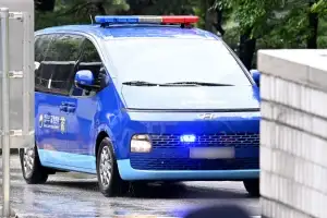 [포토] 서울중앙지방법원 들어서는 호송차