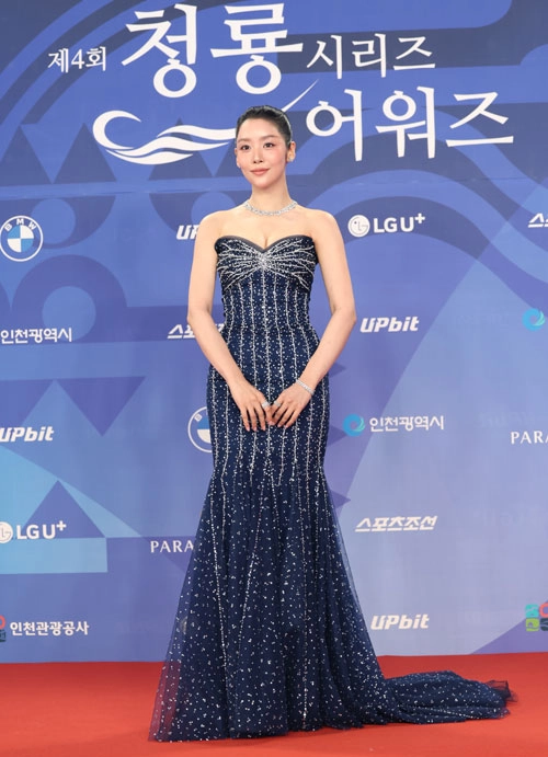 배우 차주영이 18일 인천 중구 파라다이스시티에서 열린 ‘제4회 청룡시리즈어워즈’ 레드카펫 행사에 참석해 포즈를 취하고 있다. 2025.7.18<br>뉴스1