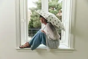 ‘폭염·자외선’에 남녀 구분 없다…양산, 여름 필수템 등극! 효과부터 고르는 법까지