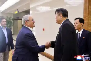 북한도 야구 시작할까…세계야구소프트볼연맹 회장 방북