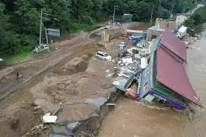 “캠핑장 일가족 3명 매몰”… ‘새벽 물폭탄’ 가평 2명 사망·9명 실종