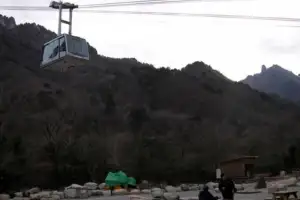 설악 케이블카 멈춰…상행 42명 고립