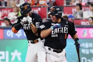 리베라토, 정규직 자축포… 한화 9연승