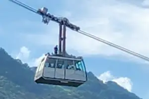[포토] 70m 상공서 멈춘 설악산 케이블카