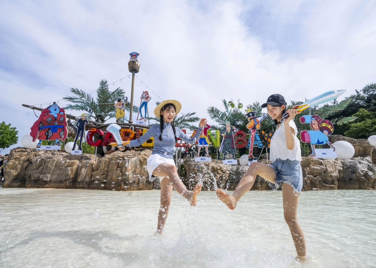 캐리비안 베이, ‘원피스’와 협업한 여름축제가 진행 중인 파도풀. 캐리비안 베이 제공