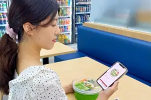 “가성비 효자”…직장인 점심값 비상에 주문 57% ‘껑충’ 뛴 상품 [편플:편의점FLEX]