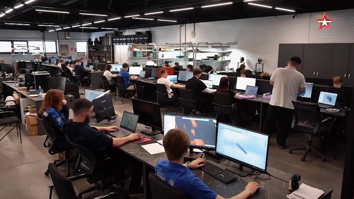 러시아 유력 군사전문채널이 입수해 20일(현지시간) 공개한 알라부가 경제특구 내 게란-2 생산 공장 내부. 2025.7.20 텔레그램