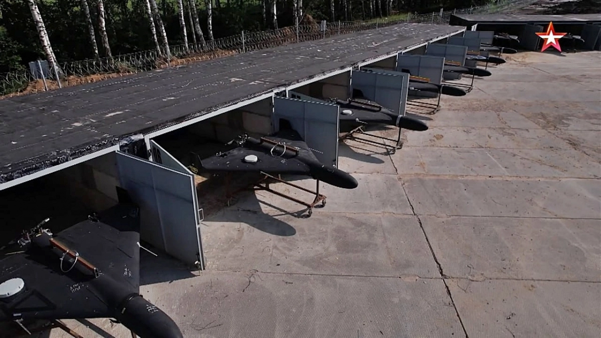 러시아 유력 군사전문채널이 입수해 20일(현지시간) 공개한 알라부가 경제특구 내 게란-2 생산 공장 내부. 2025.7.20 텔레그램