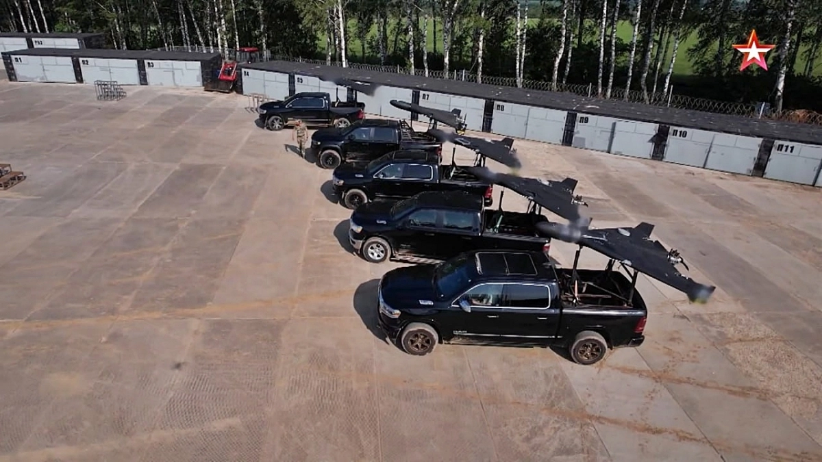 러시아 유력 군사전문채널이 입수해 20일(현지시간) 공개한 알라부가 경제특구 내 게란-2 생산 공장 내부. 2025.7.20 텔레그램