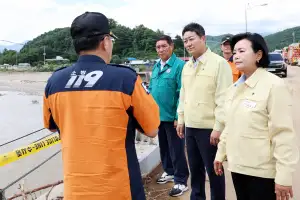 가평 수해 현장 달려간 경기도의회 의장단, 김진경 의장 피해 수습에 총력