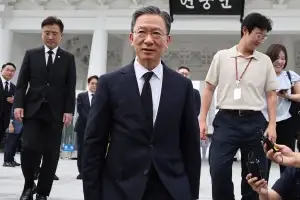 정성호 법무 취임 일성도 檢개혁 완수… “수사·기소권 분리 소모전 매듭지어야”