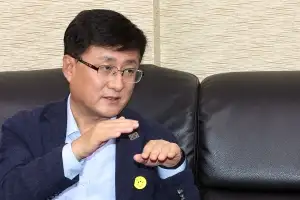 김성환 환경부 장관 “직원들도 전기차 안 타… 행동으로 보여야”
