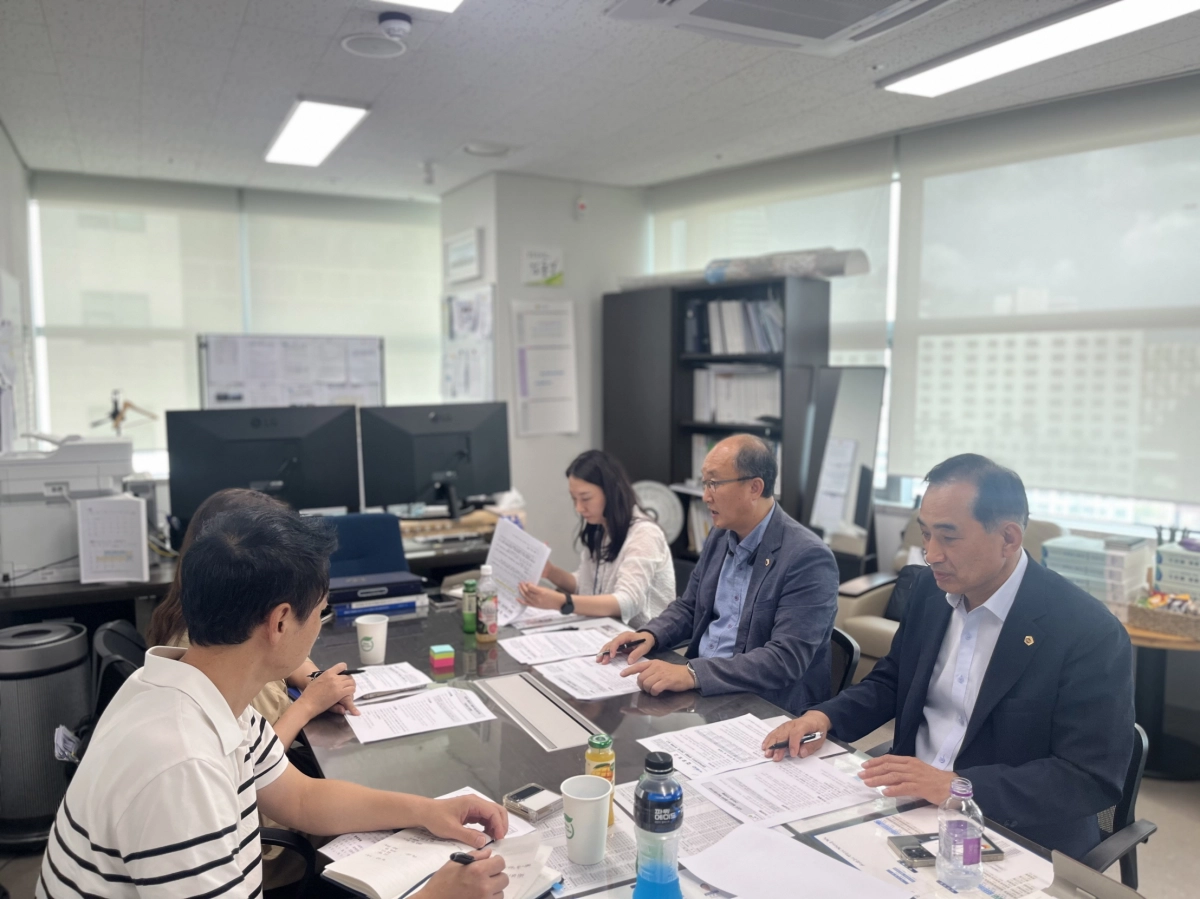 김창식 의원. 7월 22일, 경기도의회에서 열린 별내역 환승센터 주차장 건립 지연 관련 정담회 참석. (사진=경기도의회)