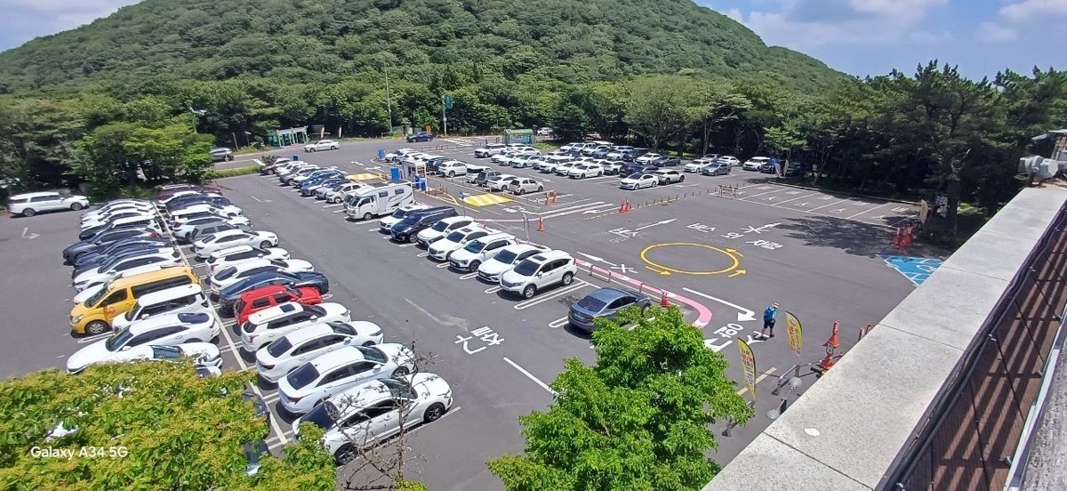 성판악 주차자의 모습. 제주도 제공