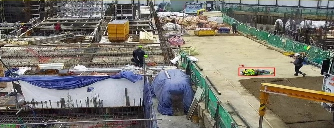 서울시가 공공 건설공사장 CCTV 영상에 AI(인공지능) 기술을 도입하는 시범 사업을 추진하는 가운데 쓰러진 작업자를 발견한 예시 화면. 서울시 제공