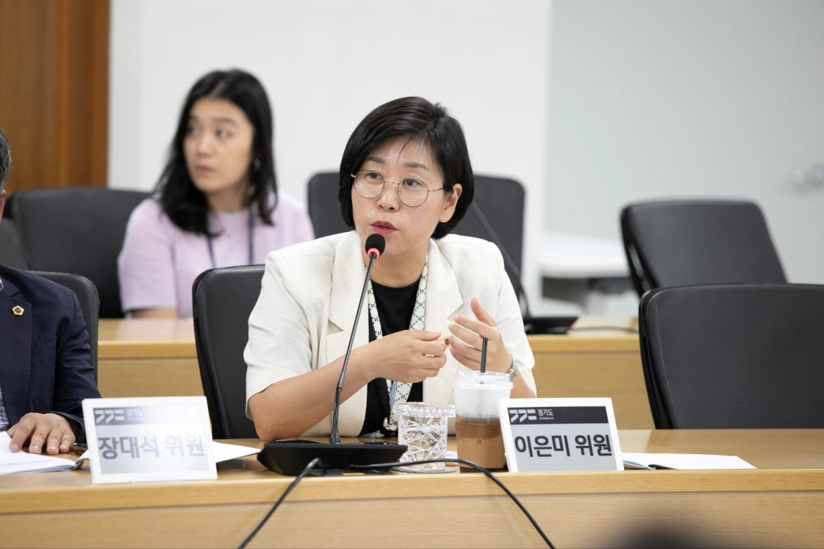 이은미 의원. 7월 23일, 경기도청 율곡홀에서 열린 ‘경기도·도의회 안전행정위원회·법정민간단체 교류 및 협력 활성화를 위한 소통 정담회’ 참석. (사진=경기도의회)
