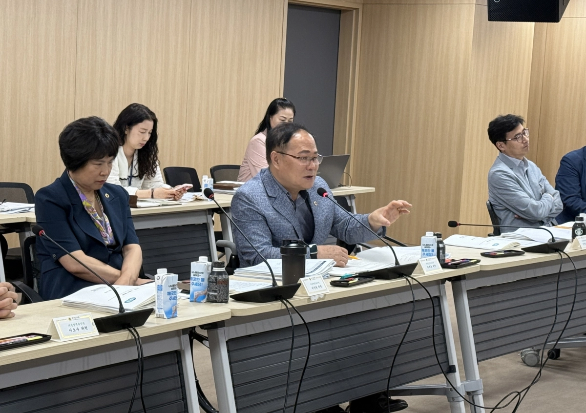 박재용 의원. 7월 24일, 경기도의회 의정정책추진단이 도청 실·국 관계자들과 함께 지역 현안에 대한 의견을 수렴하고 정책 방향을 논의하는 정담회 참석. (사진=경기도의회)