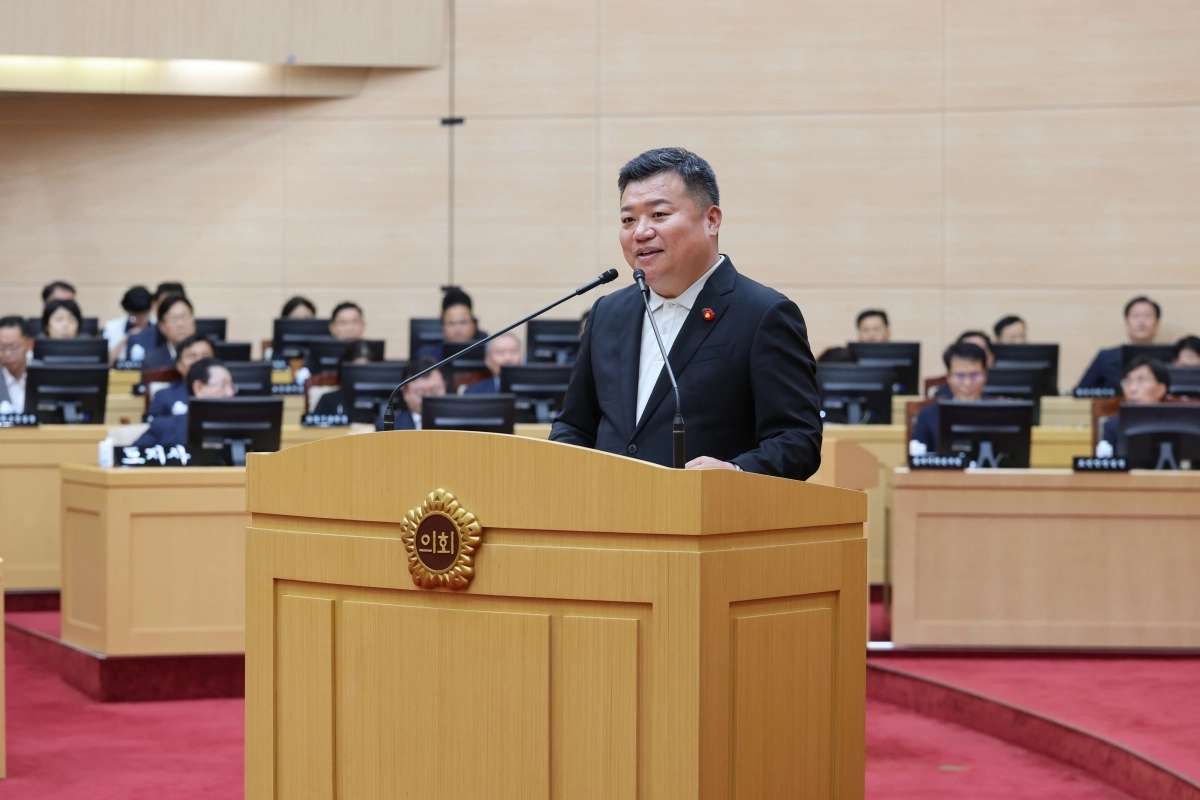 정영균(더불어민주당·순천1) 전남도의원이 제392회 임시회 제4차 본회의에서 도정질문을 하고 있다.