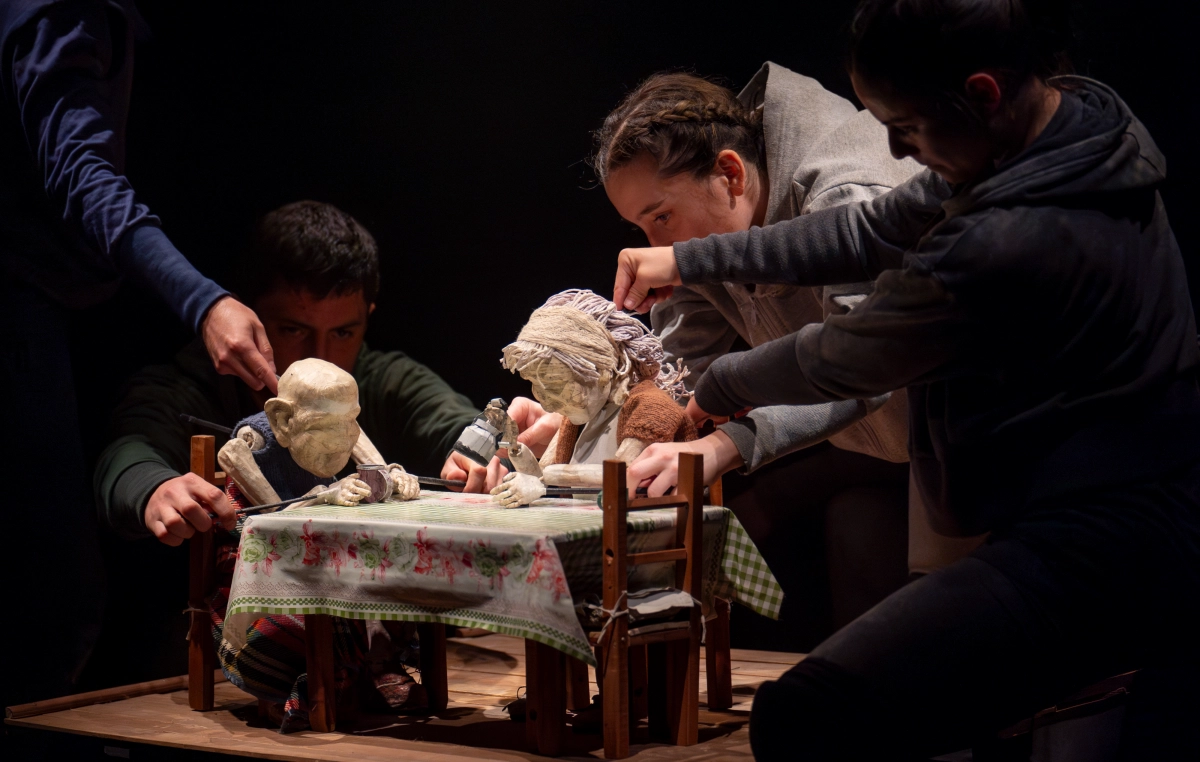 칠레 실렌시오 블랑코의 인형극 ‘안투코, 그날의 기억’(Antuco). ©Elisatorress·국제아동청소년연극협회 제공