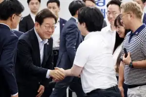 [포토] 부산 시민 만난 이재명 대통령