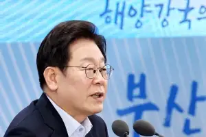 李 지지율 2주 연속 하락… “인사 논란·재난 피해 영향” [리얼미터]