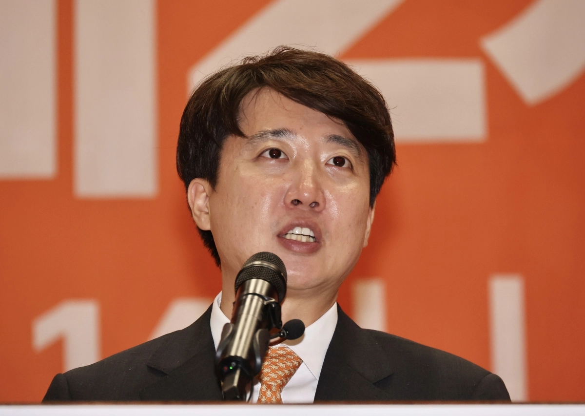 수락연설하는 이준석 당대표