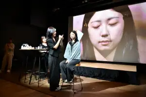 속눈썹 한 올에 “오오~”… 오사카 ‘K뷰티 토크쇼’ 시선 집중