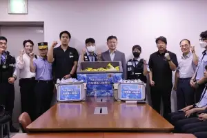 서울교통공사, 폭염 속 불법시위 대응 인력에 지원 물품 전달