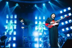 이열치열… ‘핫’ 밴드로 더위 날려