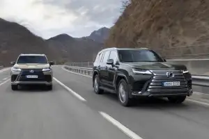 도심·오프로드 자유자재… 럭셔리 SUV 강자