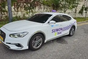 “어르신들 걱정 마세요!”···호출·수수료 없는 ‘수원e택시 전화콜 서비스’ 운영