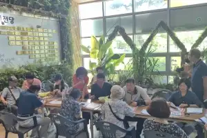 60대 이상 노인들 “민생회복 소비쿠폰,  생계지원 이상의 의미”