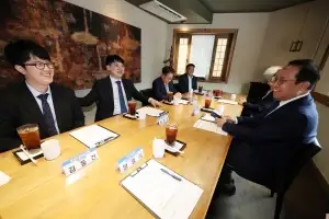 의대생 이어 전공의 복귀 논의 속도…“이르면 다음주 모집 공고”