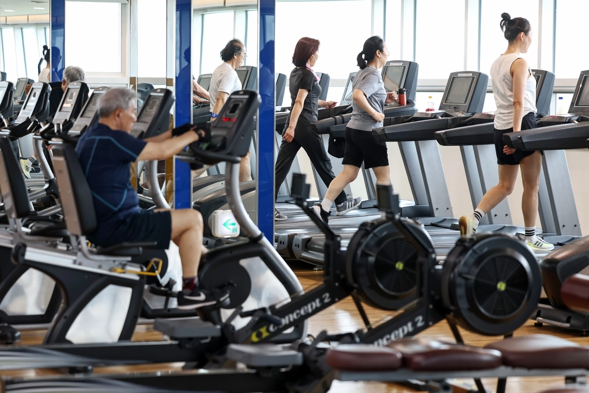 서울의 한 헬스장에서 시민들이 운동하고 있다. 기사와 직접적인 관련 없음. 뉴스1