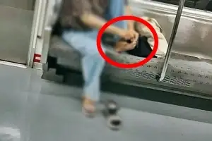 “한국 맞아?” 지하철서 ‘발톱’ 깎는 승객 경악…처벌 가능할까