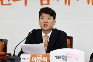 돌아온 이준석 “李대통령, 코스피 5000은 양두구육…진성준은 토사구팽”
