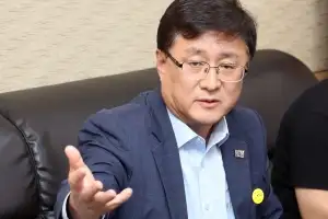 김성환 환경부 장관 “4대강 재자연화, 공론화 통해 결정”