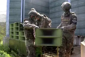 [포토] 군, 고정식 대북 확성기 철거 착수
