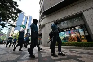 신세계百, 폭발물 없었다…“허위사실에 법적 대응”