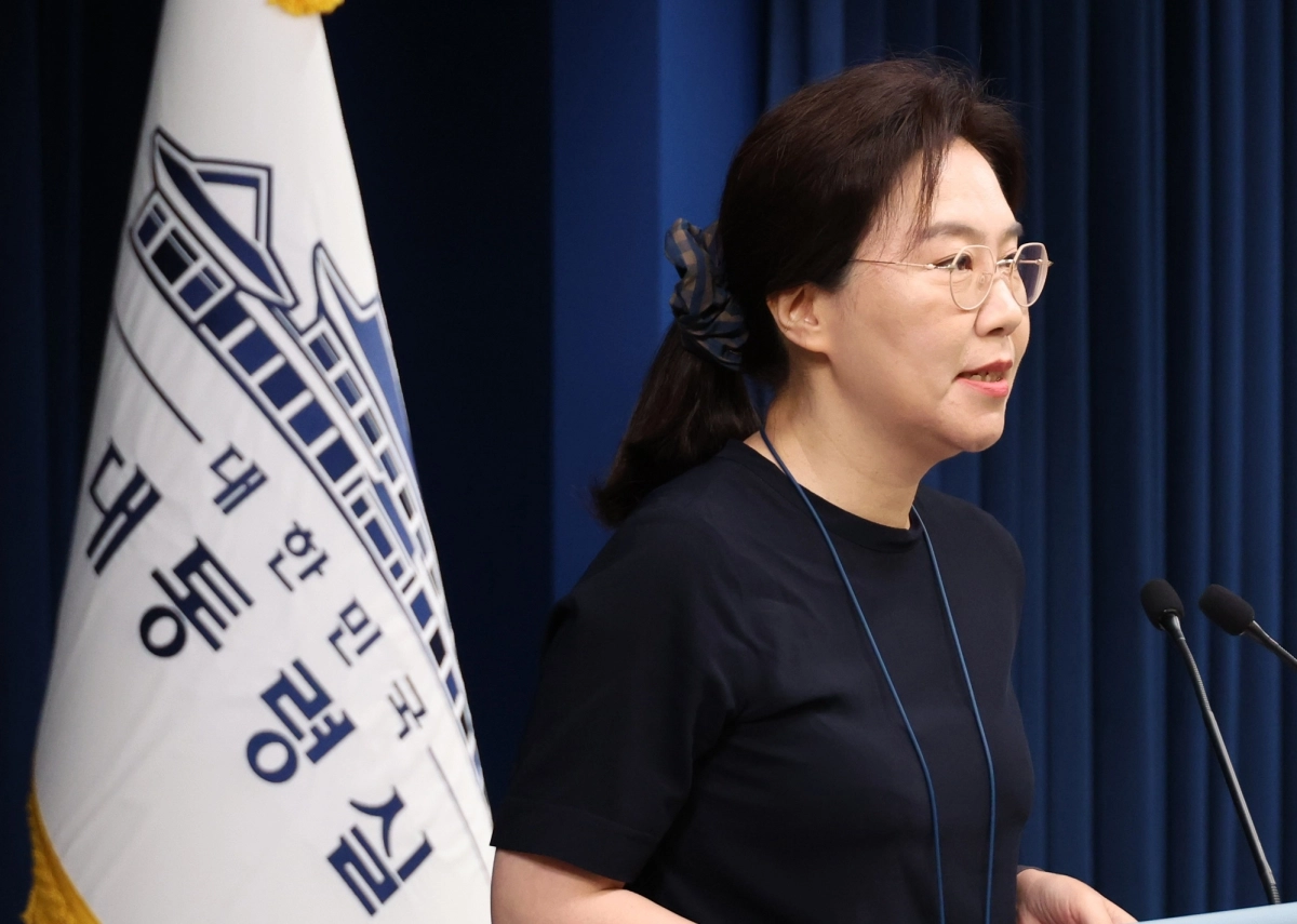 강유정 대변인이 6일 용산 대통령실 기자회견장에서 이재명 대통령 지시사항 브리핑을 하고 있다. 2025.8.6 연합뉴스