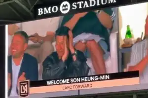LA FC 전광판에 포착된 손흥민…구단은 한국어로 “중대 발표” 예고