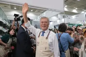 文 전 대통령, 대통령실에 ‘조국 사면 필요’ 의견 전달