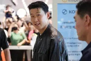 ‘우리 공격수 환영’ LAFC 홈구장 나타난 손흥민, 이적 확정…“한국시간 7일 오전 중대 발표”