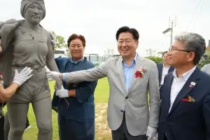 높이 2m 크기 제주해녀상, 포항에 우뚝 서다