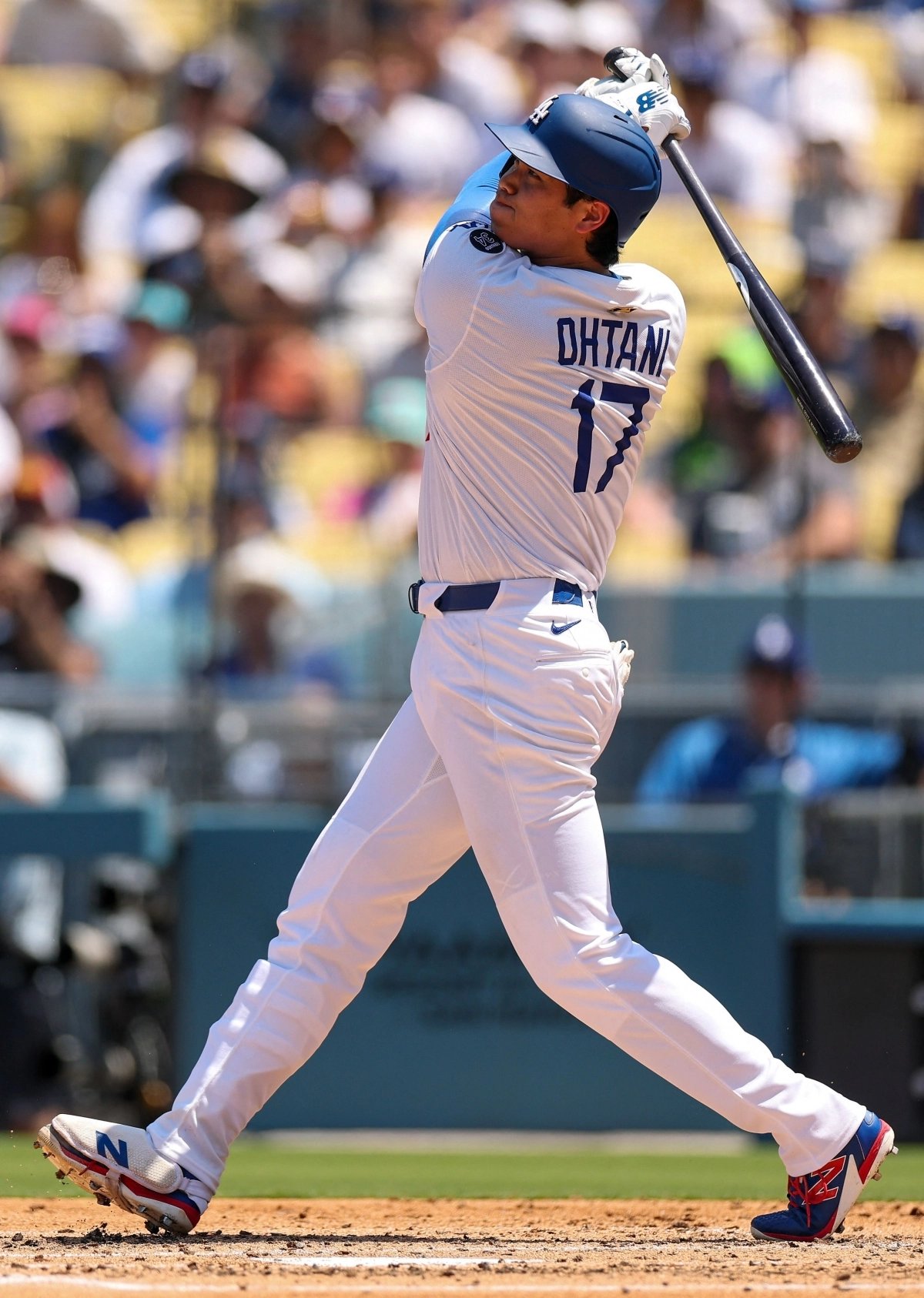 로스앤젤레스 다저스 오타니 쇼헤이가 7일(한국시간) 미국 캘리포니아주 로스앤젤레스의 다저스타디움에서 열린 2025 메이저리그(MLB) 정규시즌 세인트루이스 카디널스와의 홈 경기에서 타격하고 있다. AFP 연합뉴스