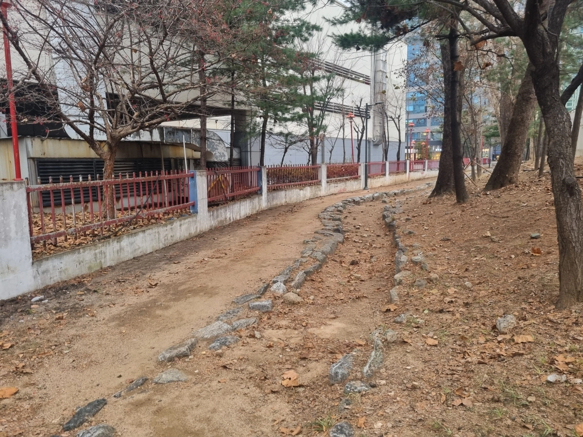 서울 강서구 흙길이 아름다운 보행길로
