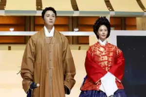 [포토] 정일우-유리, 전통 한복의 미